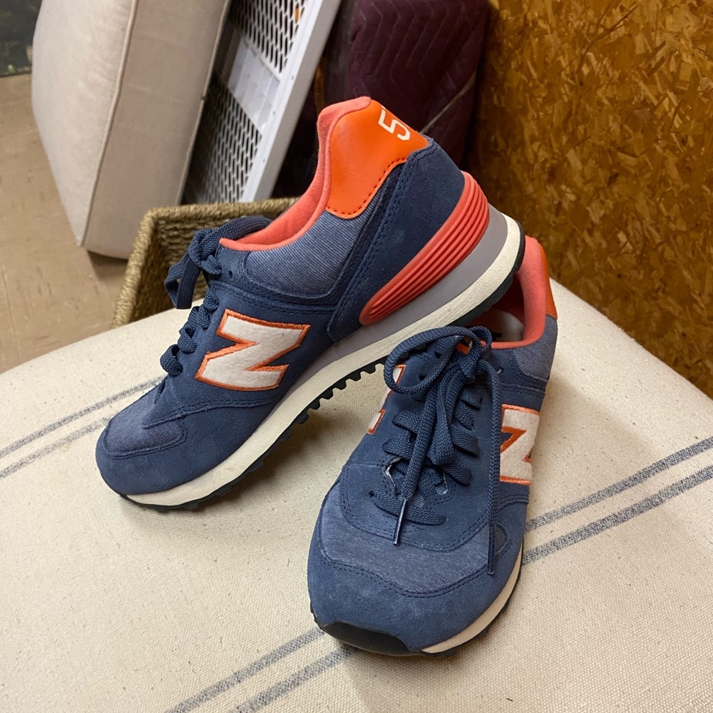Like new new balance sneakers